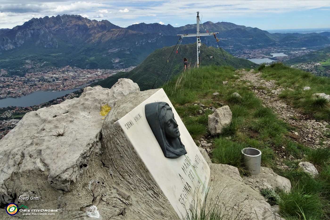 57 A Maria, Regina dei monti, sulla cima del Corno Bironwe (1116 m).JPG